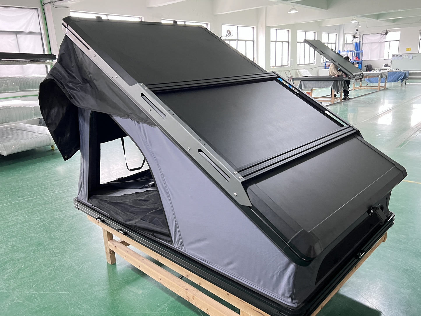 Hard shell aluminum roof tent, Solar panel roof frame